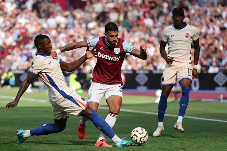 曼联主场擒西汉姆,继续追赶领先者 曼联主场擒西汉姆,继续追赶领先者