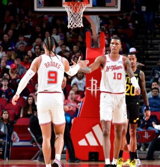 火箭队和老鹰队将上演关键比赛