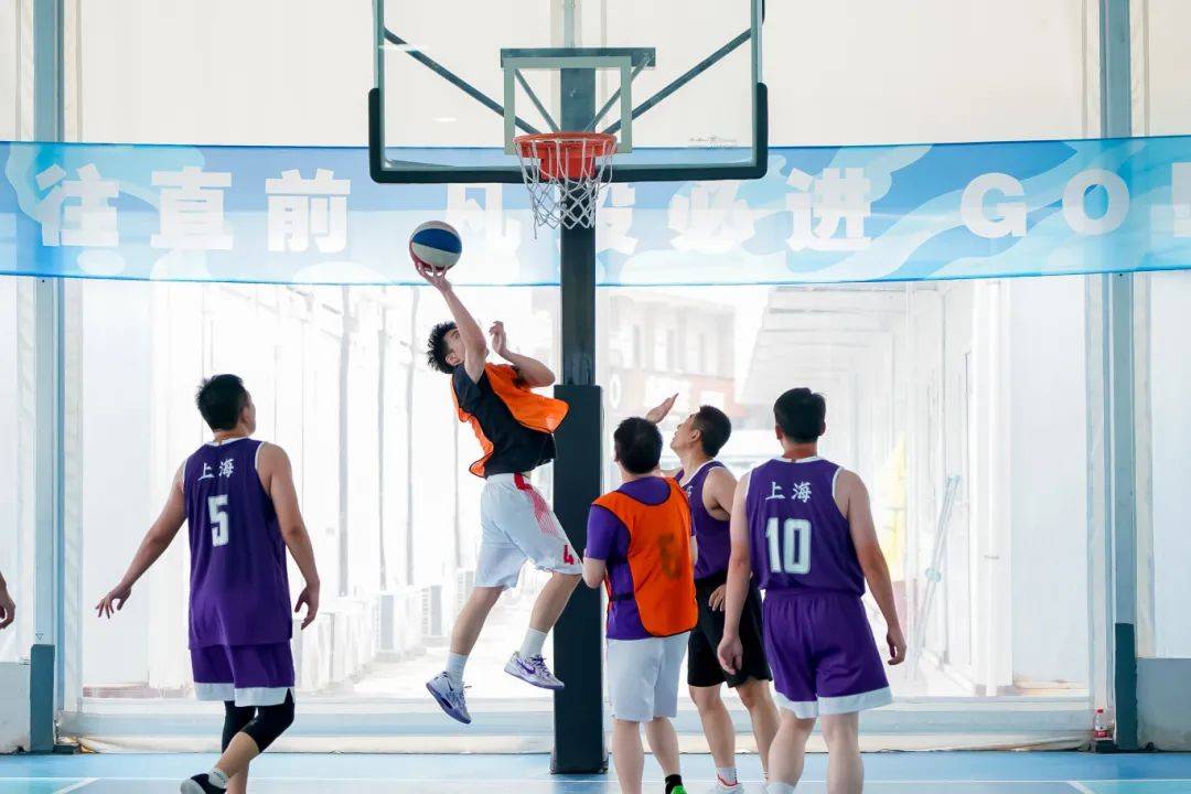 最新一季篮球联赛开启，各支球队备战热情高涨