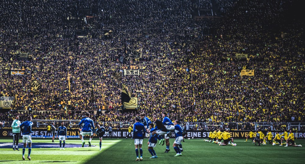 沙尔克04遭遇多特蒙德逆转，遗憾失去3分