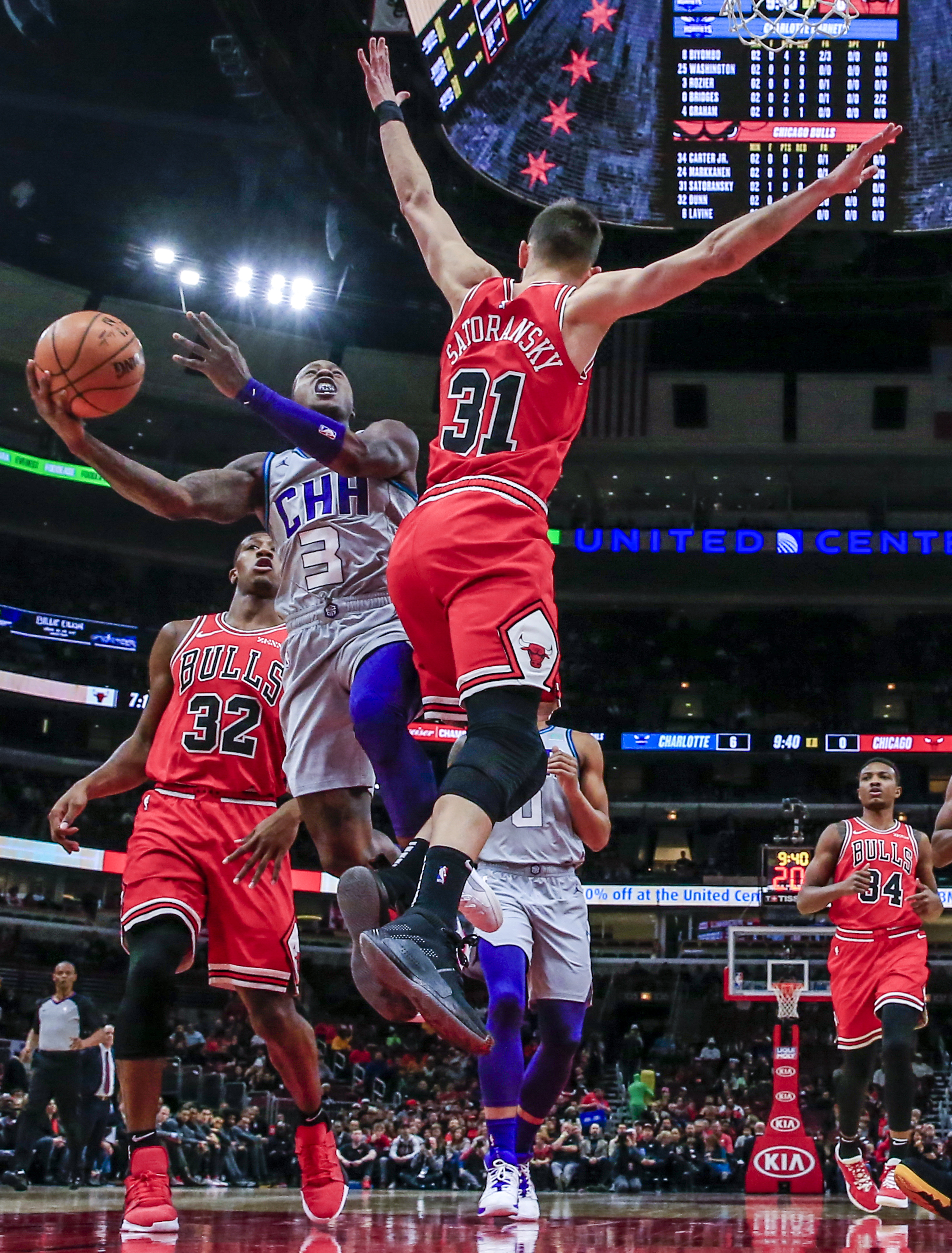 公牛盘夺凯尔特人，拉文多项数据全面