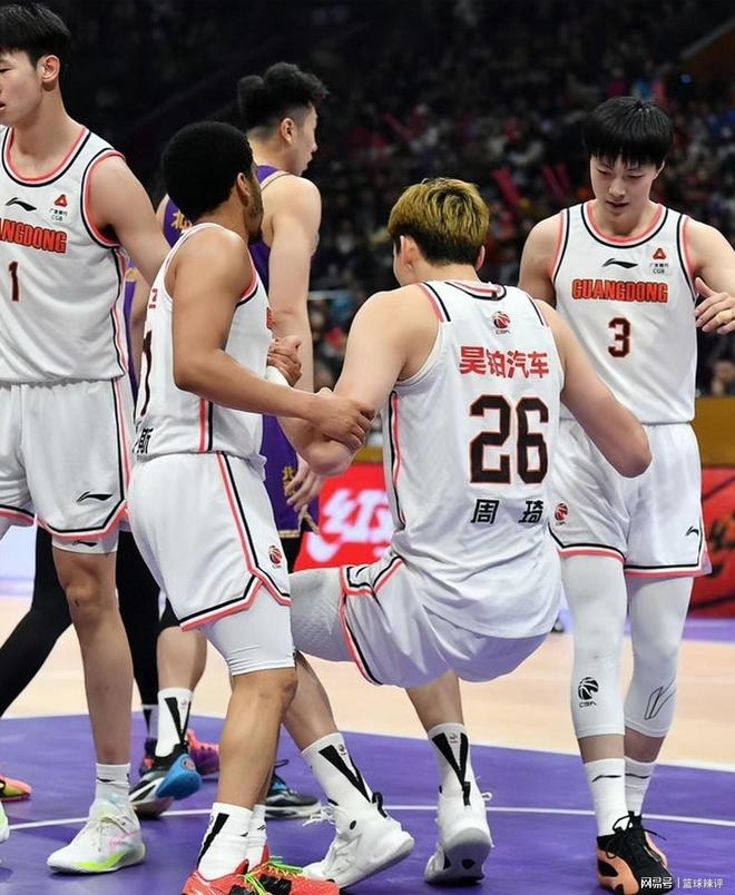 浙江男篮险胜广东队，实现两连胜