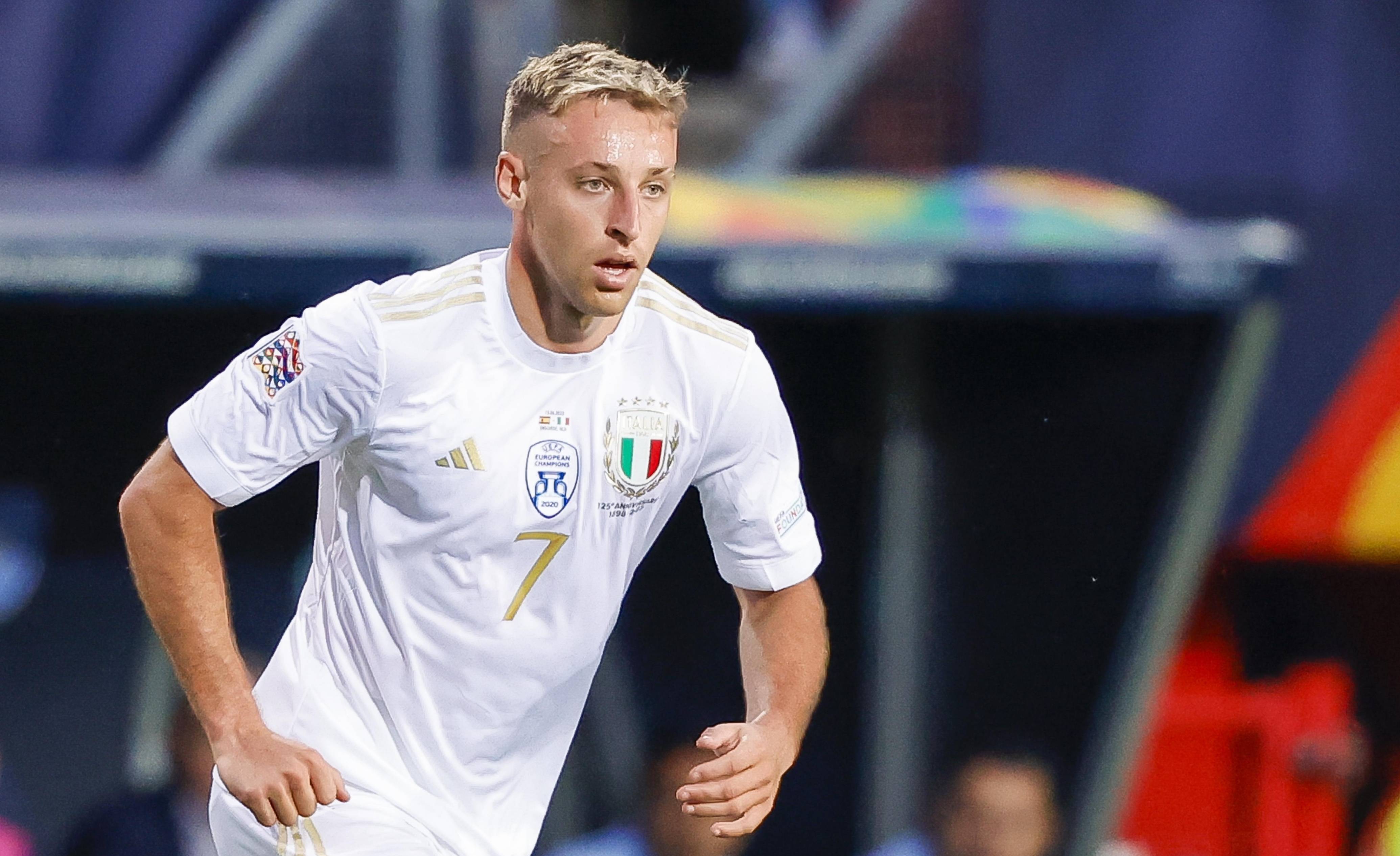 冰岛队意外惊艳，成功晋级欧锦赛