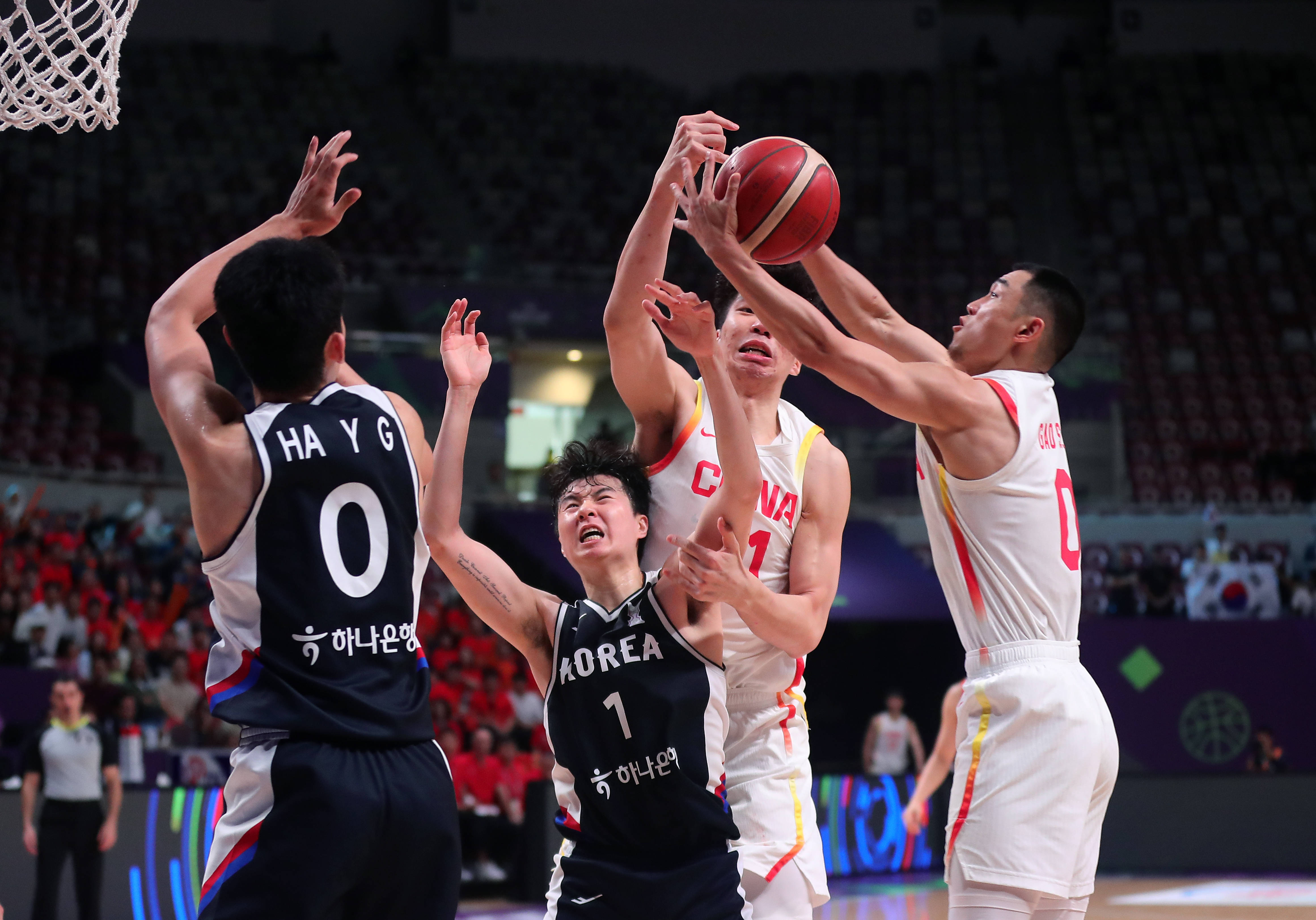 亚洲杯篮球锦标赛冠军队庆祝夺冠